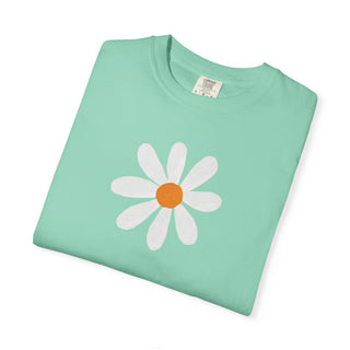 Artisan Grove Daisy Organic Cotton Tee | Vintage Floral Graphic Tee