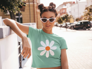 Daisy Organic Cotton Tee | Vintage Floral | Artisan Grove