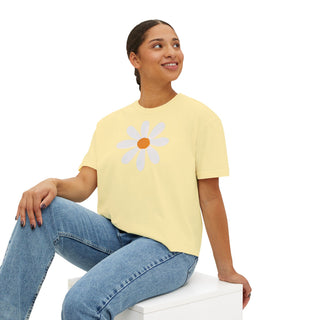 Daisy Graphic Boxy Tee — Cute Floral Cropped Women's T-Shirt